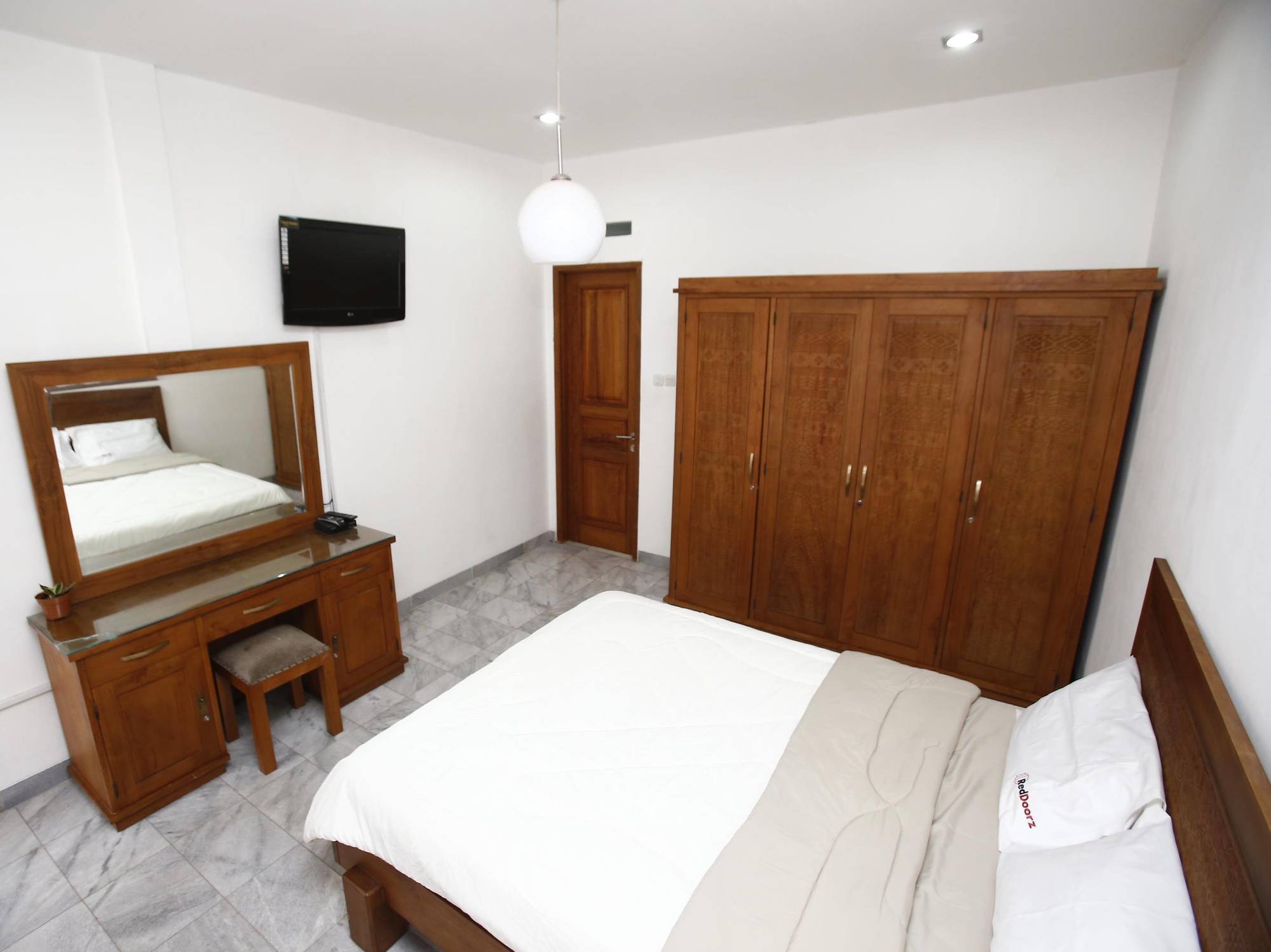 Hotel Reddoorz @ Ragunan 2*