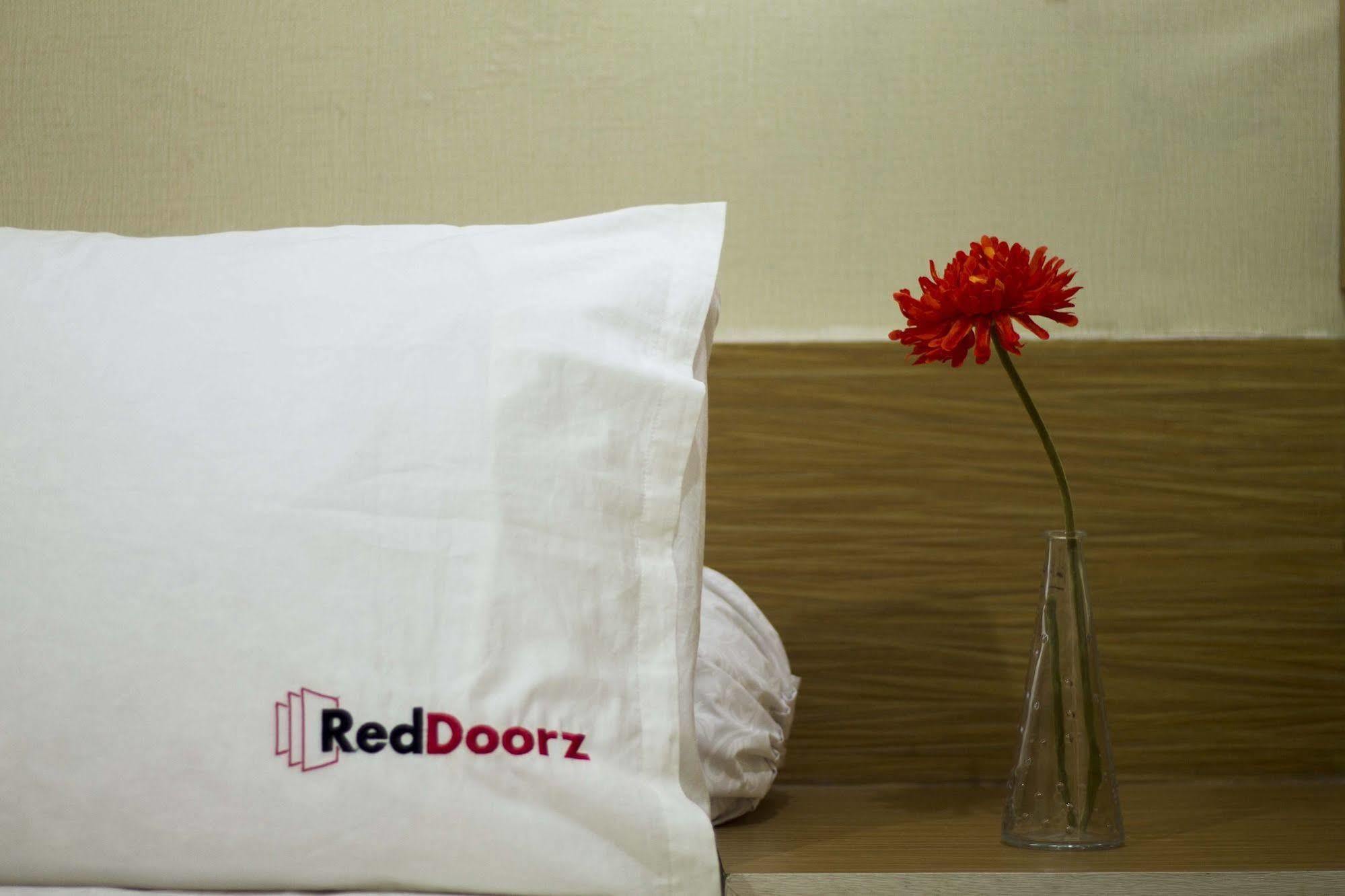 Reddoorz @ Ragunan Hotel 2*